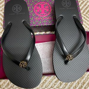 BRAND NEW in box - Tory Burch flip flop Black size 7